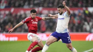 Aston Villa dan Nottingham Forest Berebut Tangan Bradley Barcola