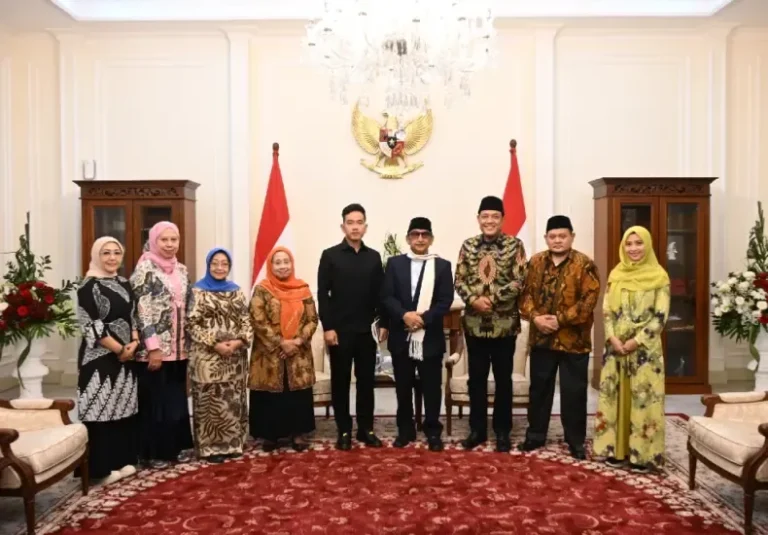 Gibran Hadiri Haul ke-55 Abdul Wahab Chasbullah dan Tekankan Pentingnya Jiwa Wirausaha