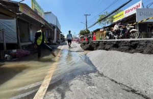 Jalan Veteran Kilometer 5,5 Ambles, PUPR Kalsel Lakukan Perbaikan Darurat