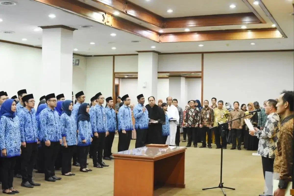 Pegawai Negeri Sipil Menghadapi Tantangan Baru