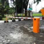 Pemerintah Surabaya Peringatkan Warga Tentang Parkir di Badan Jalan dan Pintu Portal