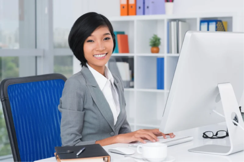 Administrator Logistik dan Pengelolaan Operasional