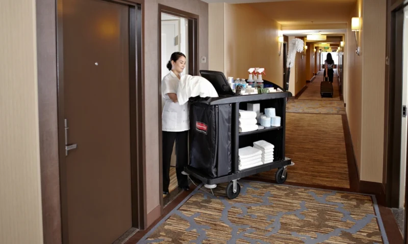 Staf Housekeeping Hotel Bintang Lima