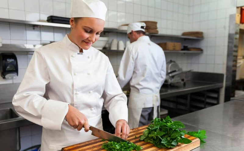 Cook Helper Bagian Cold Kitchen