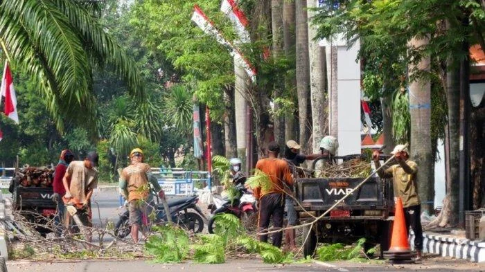 Petugas Penagihan Lapangan (Mataram)